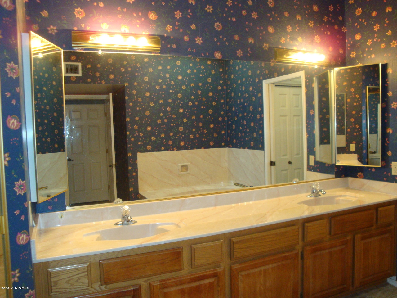 5482 N Via Sempreverde