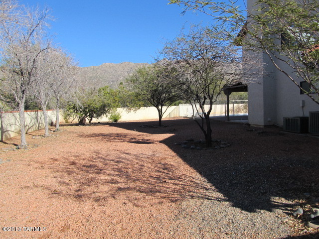 10781 E Placita Metate