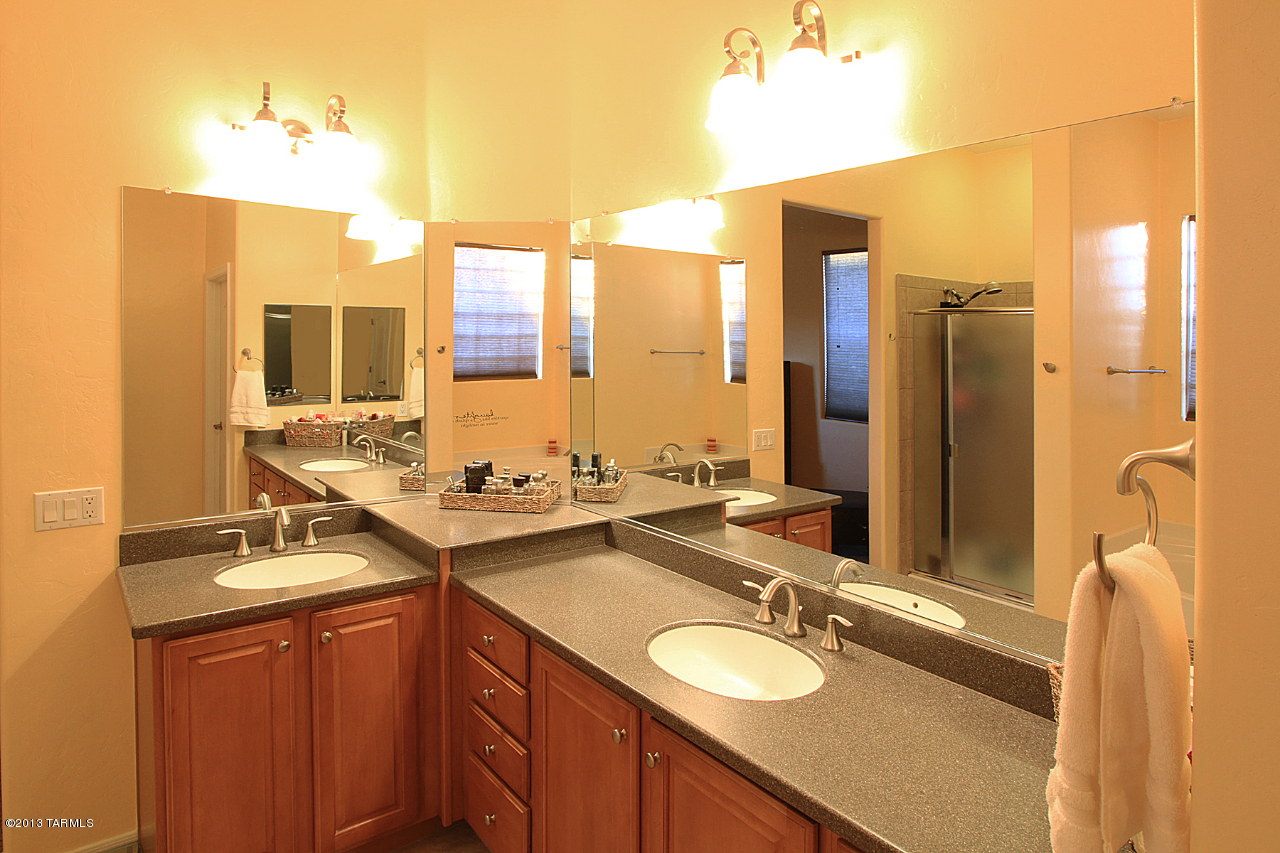 6672 S Willow Vista Drive