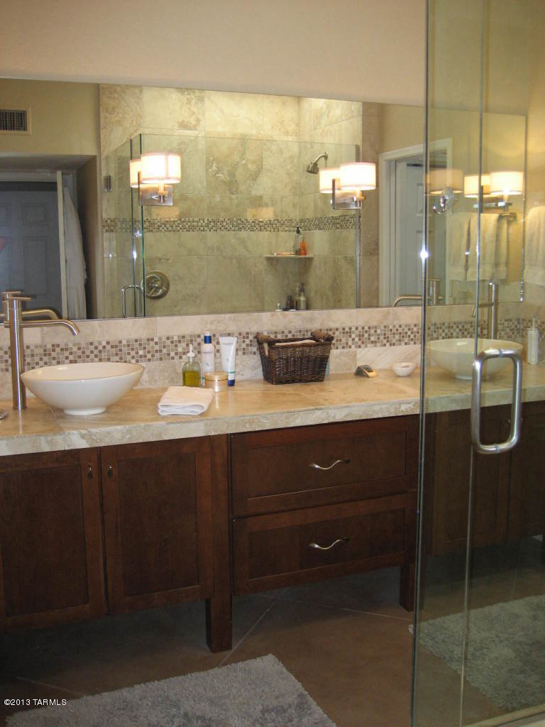 5201 N Via Sempreverde