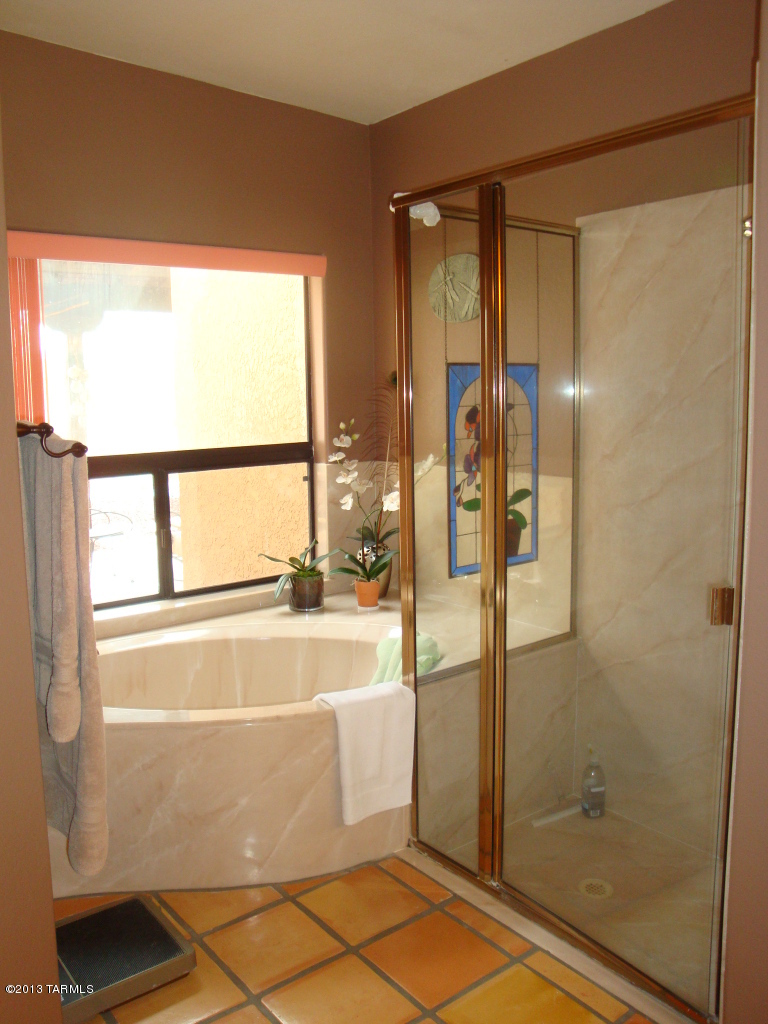 5156 N Via Sempreverde