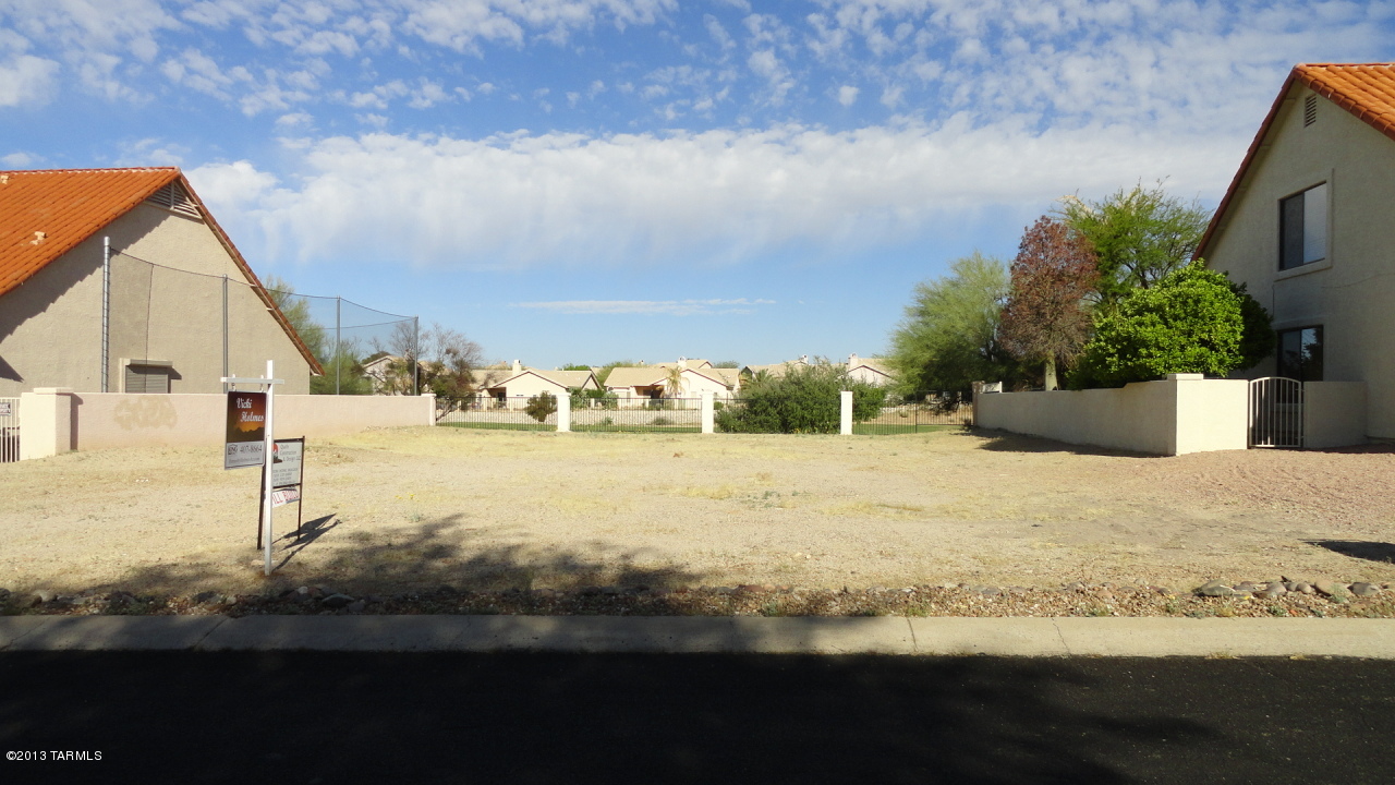 11005 N Broadstone Drive