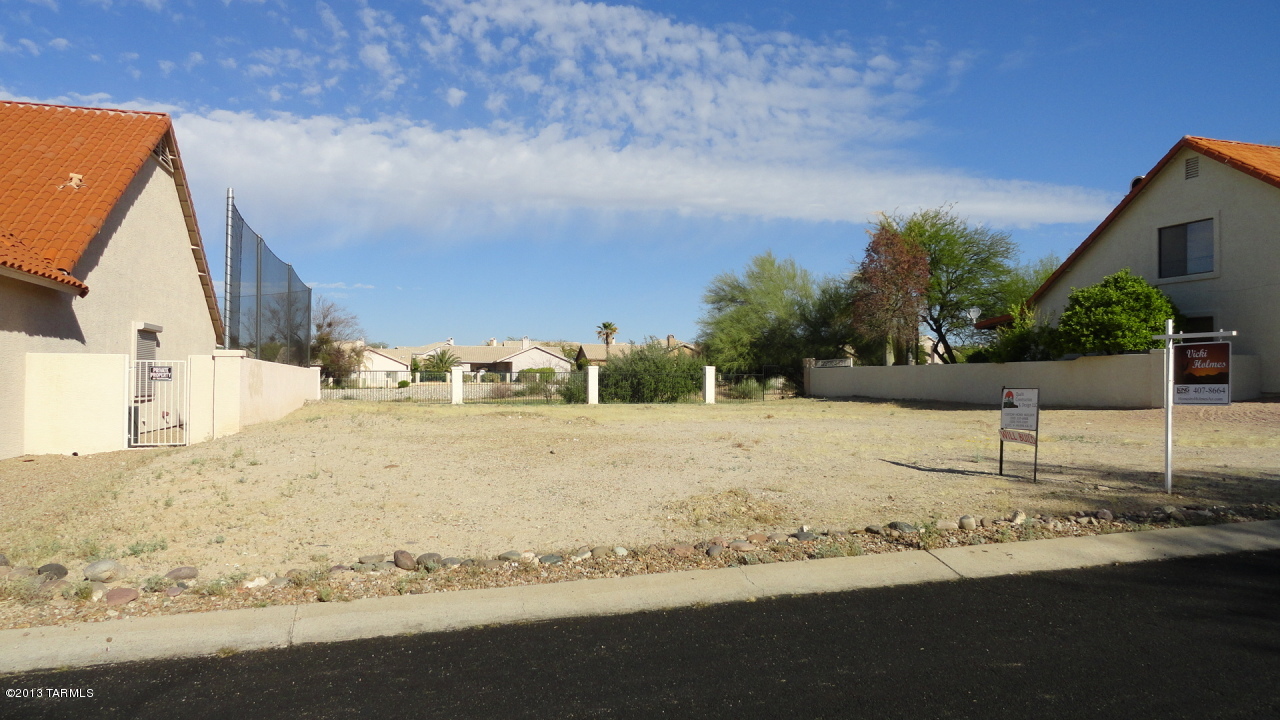 11005 N Broadstone Drive