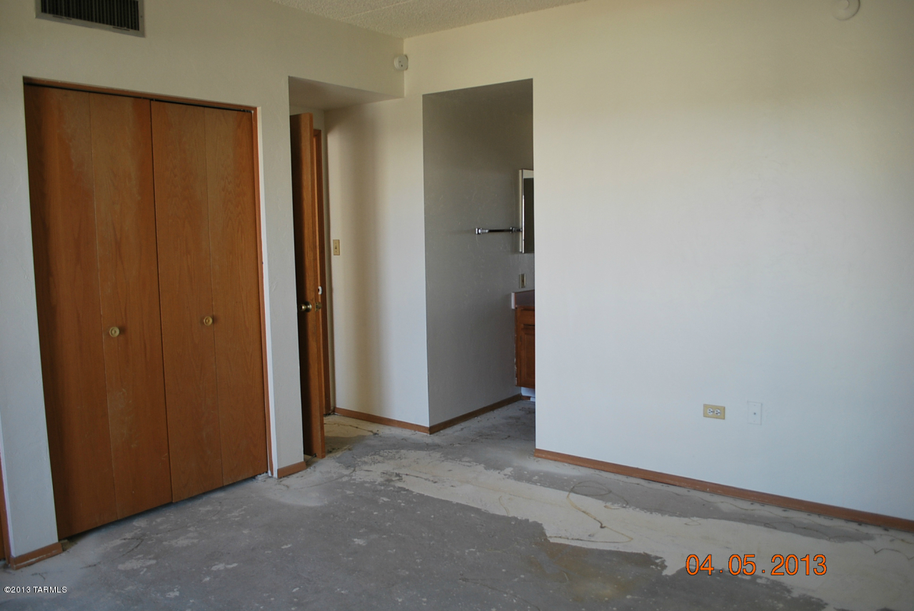7777 E Golf Links Road Unit: 2209
