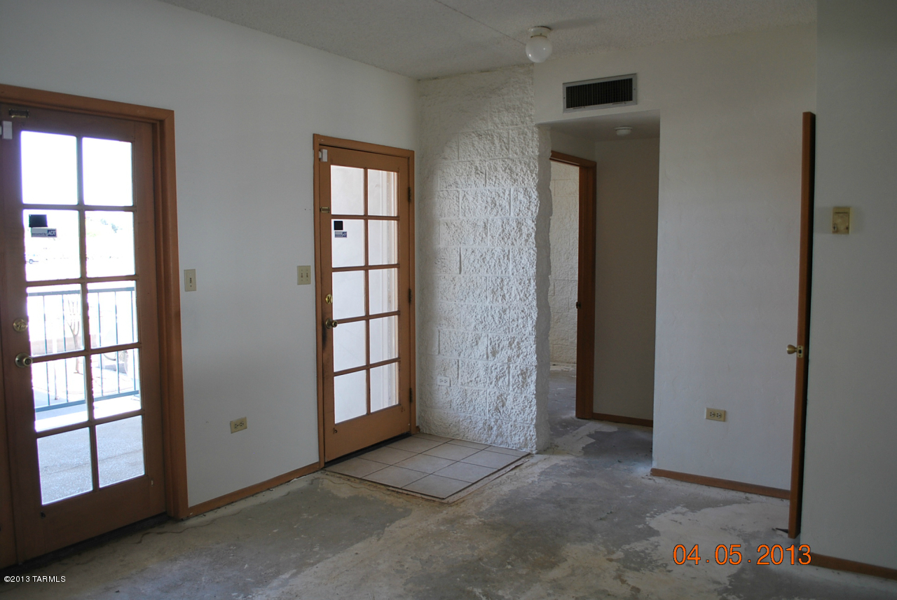 7777 E Golf Links Road Unit: 2209