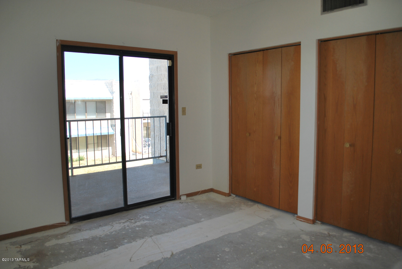 7777 E Golf Links Road Unit: 2209