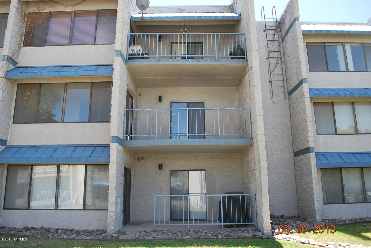 7777 E Golf Links Road Unit: 2209