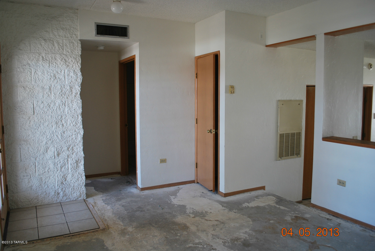 7777 E Golf Links Road Unit: 2209