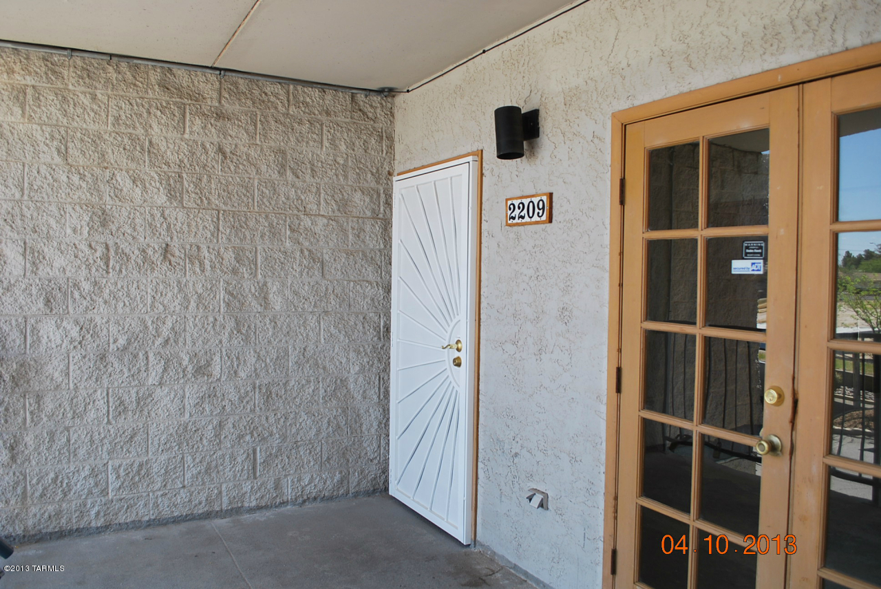 7777 E Golf Links Road Unit: 2209