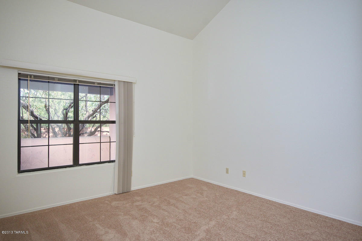 5412 N Paseo de la Terraza