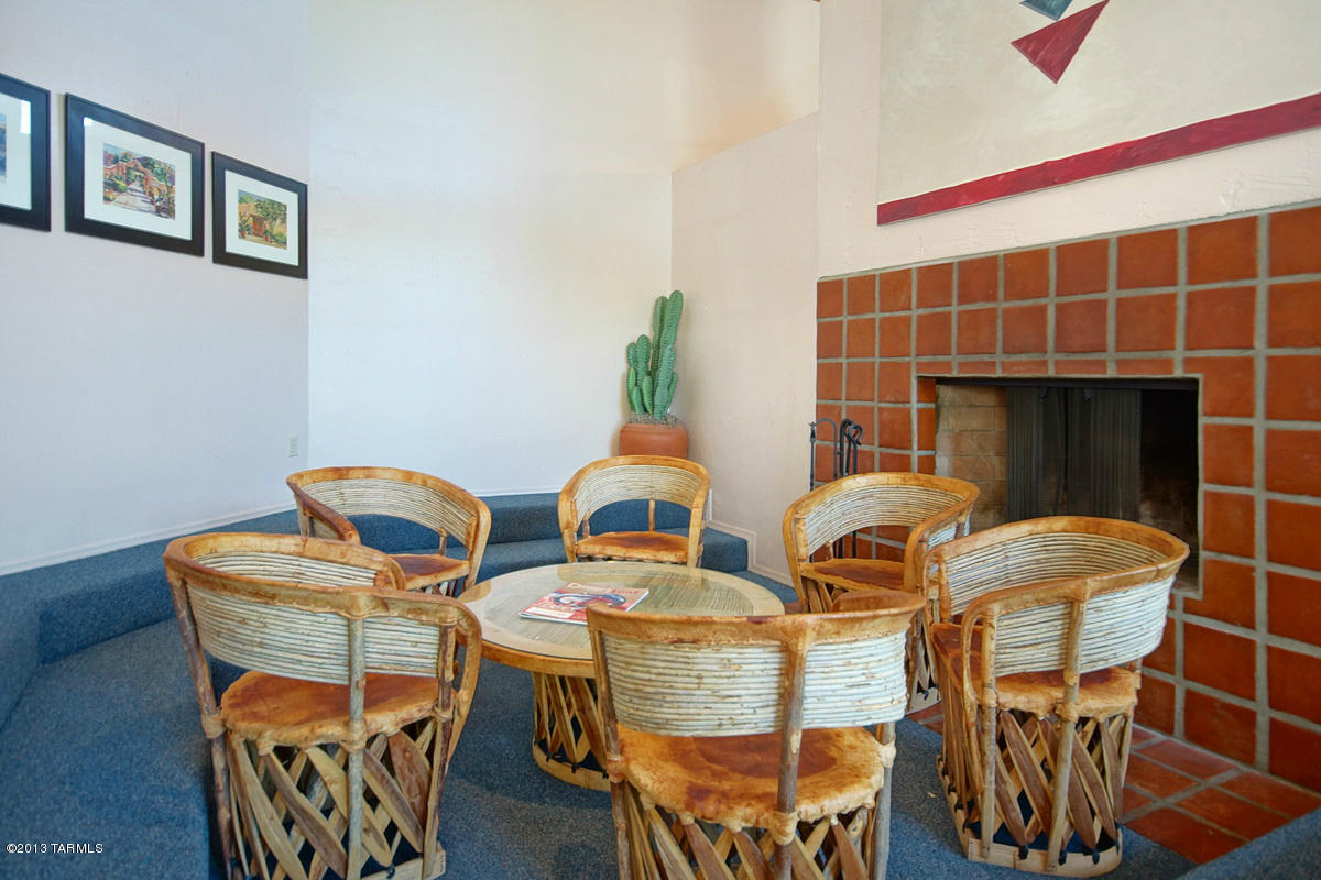 5412 N Paseo de la Terraza