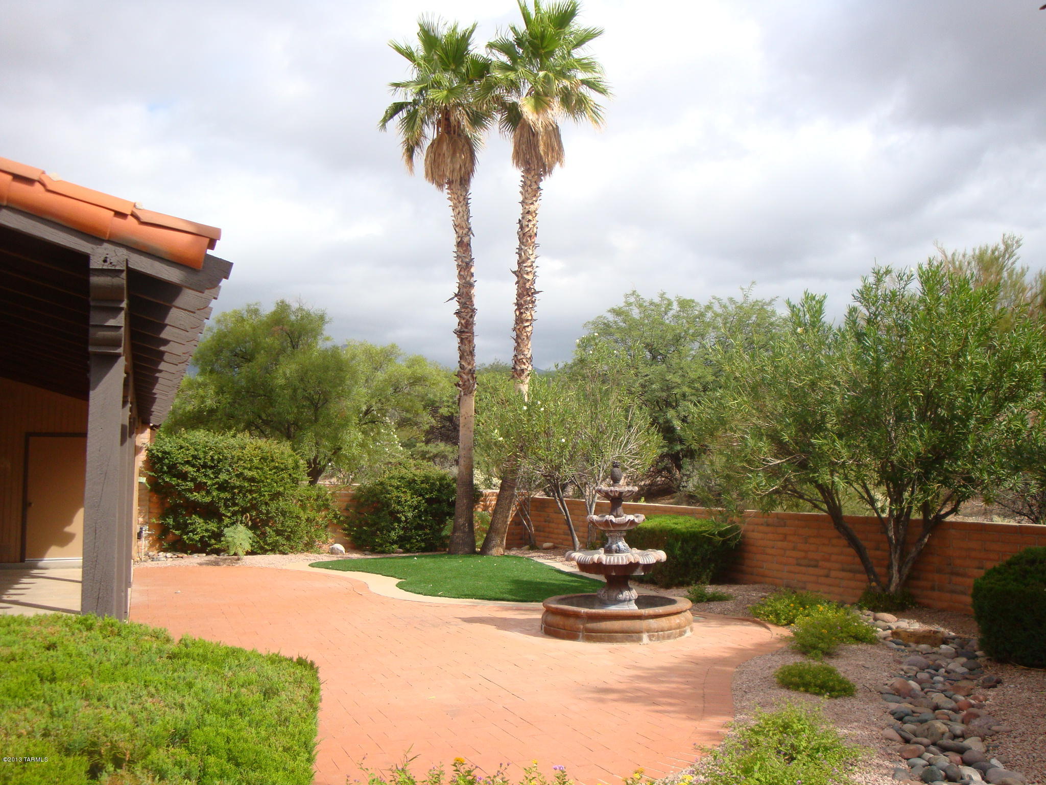 4640 N Camino Campero