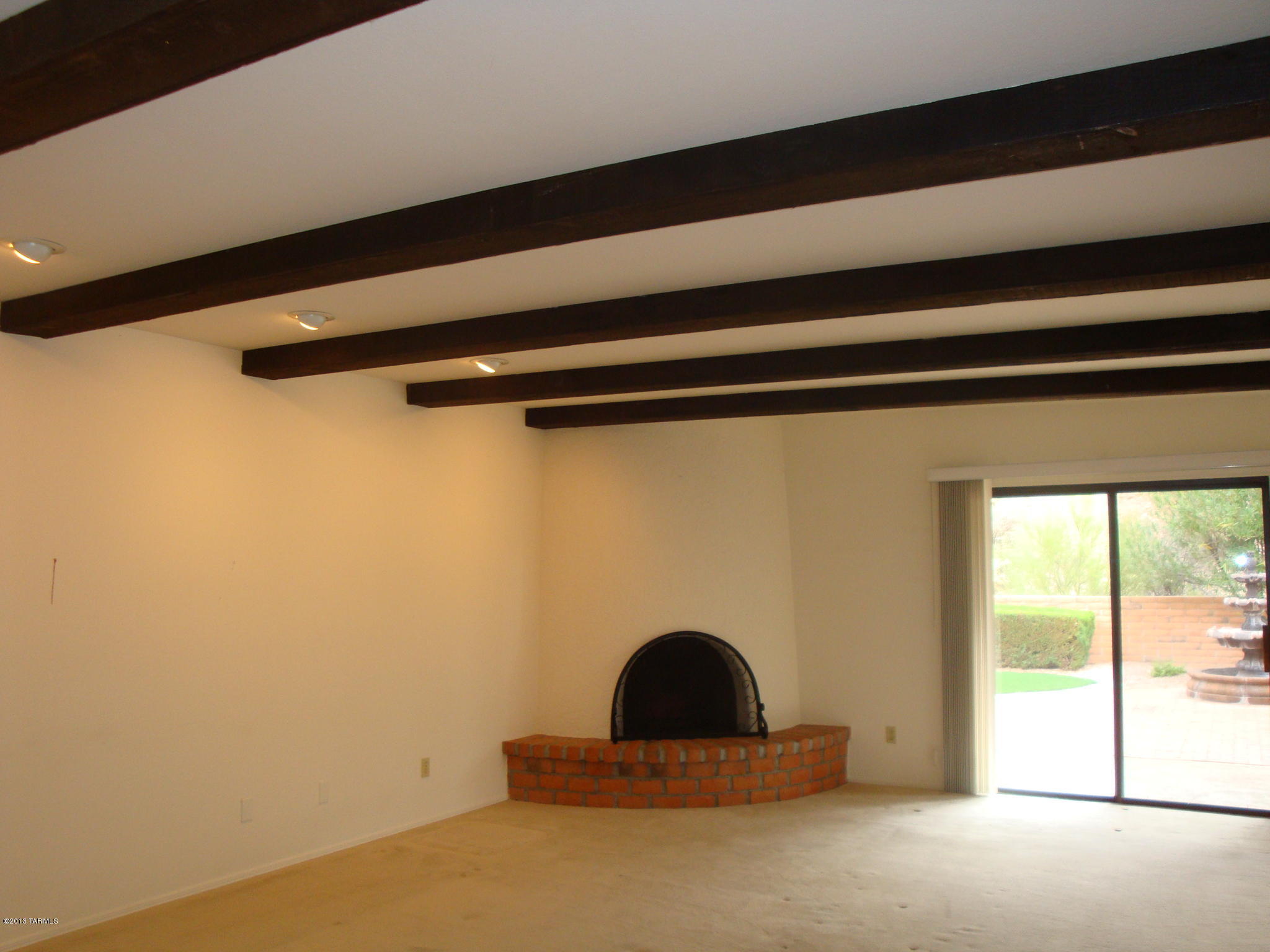 4640 N Camino Campero