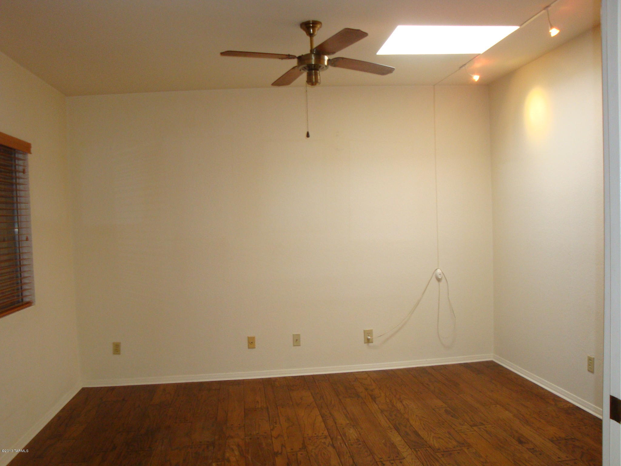 4640 N Camino Campero