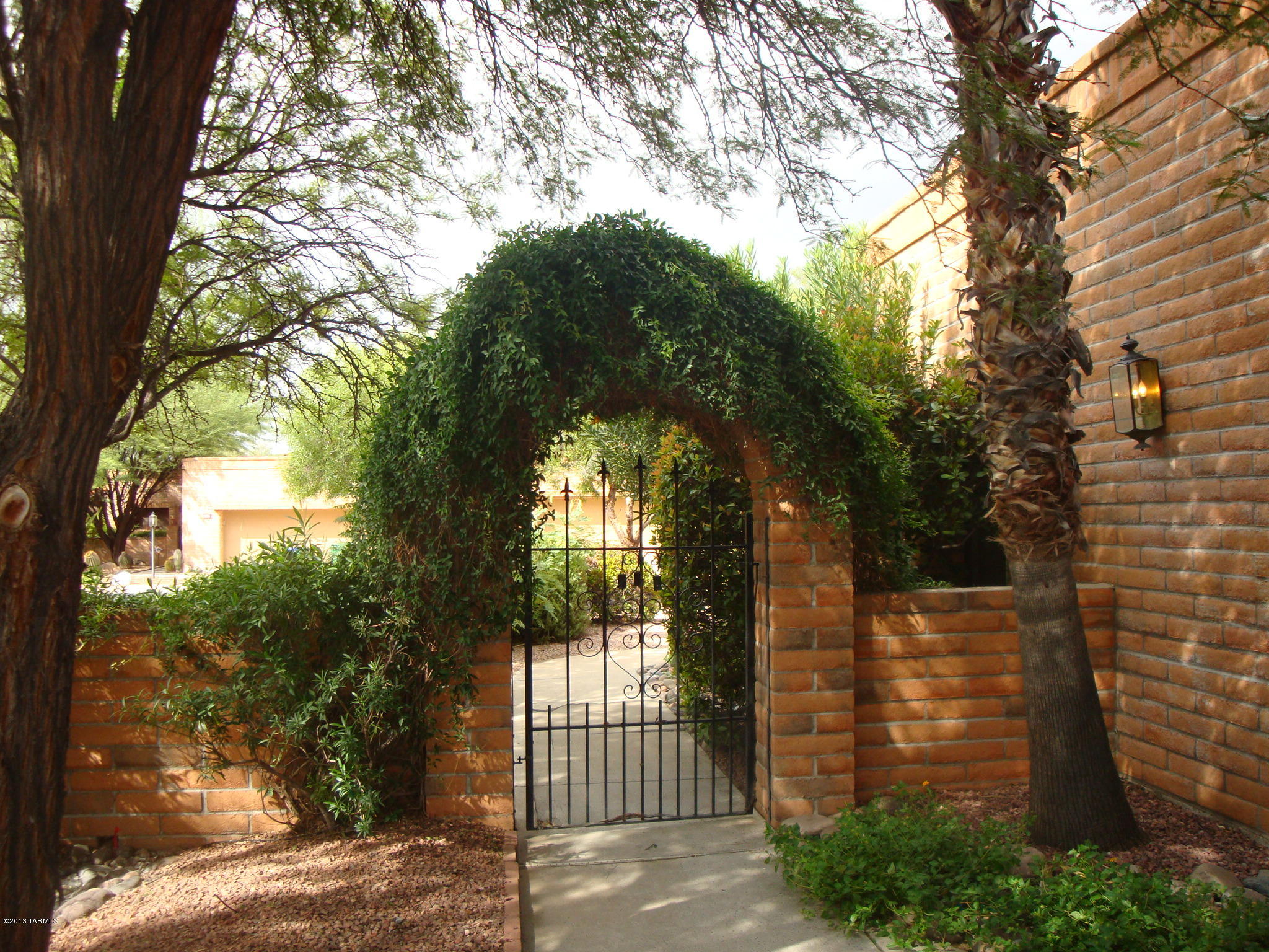 4640 N Camino Campero