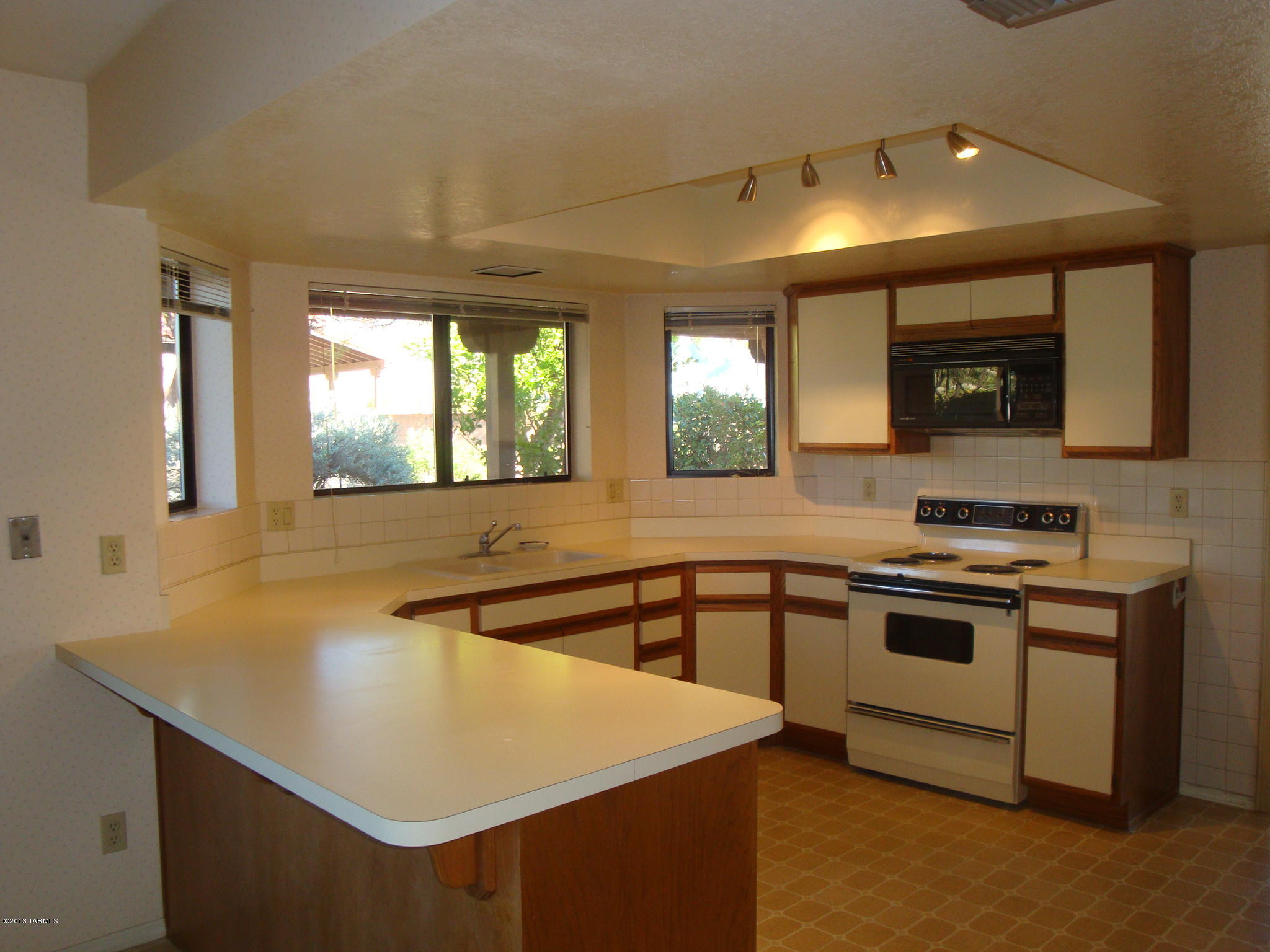 5448 N Via Sempreverde