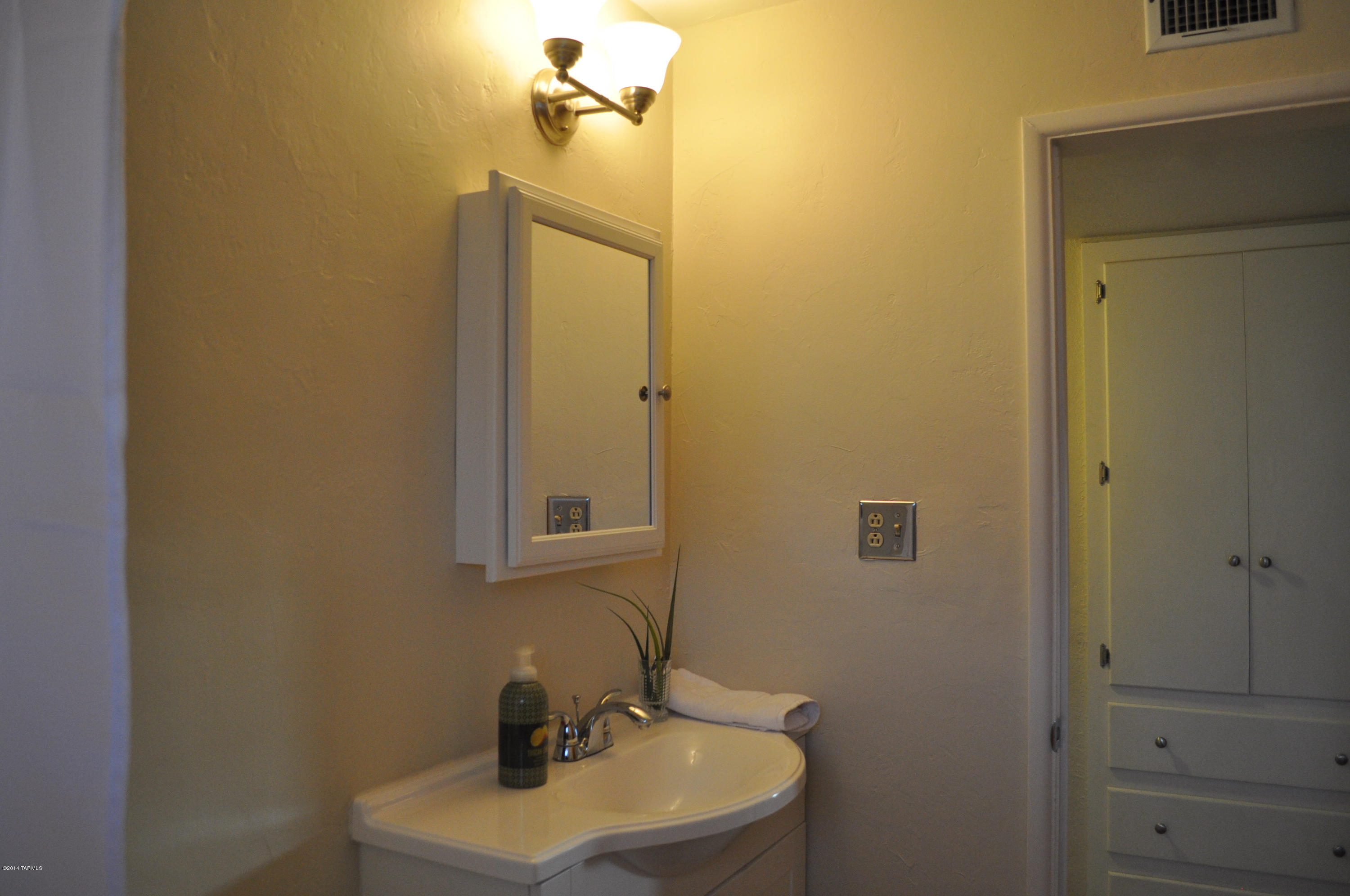 1417 N Beverly Avenue