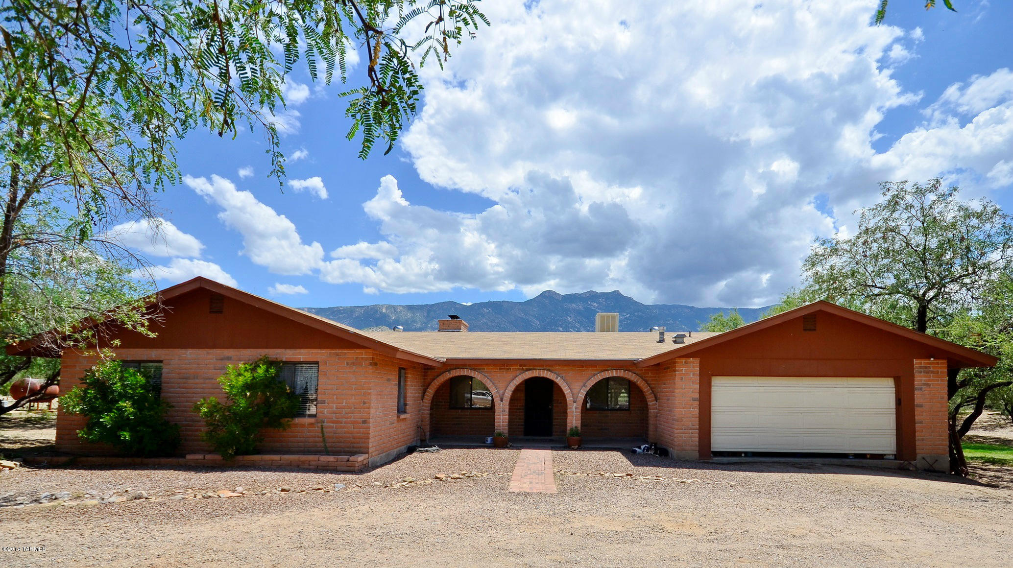 5454 E Edwin Road