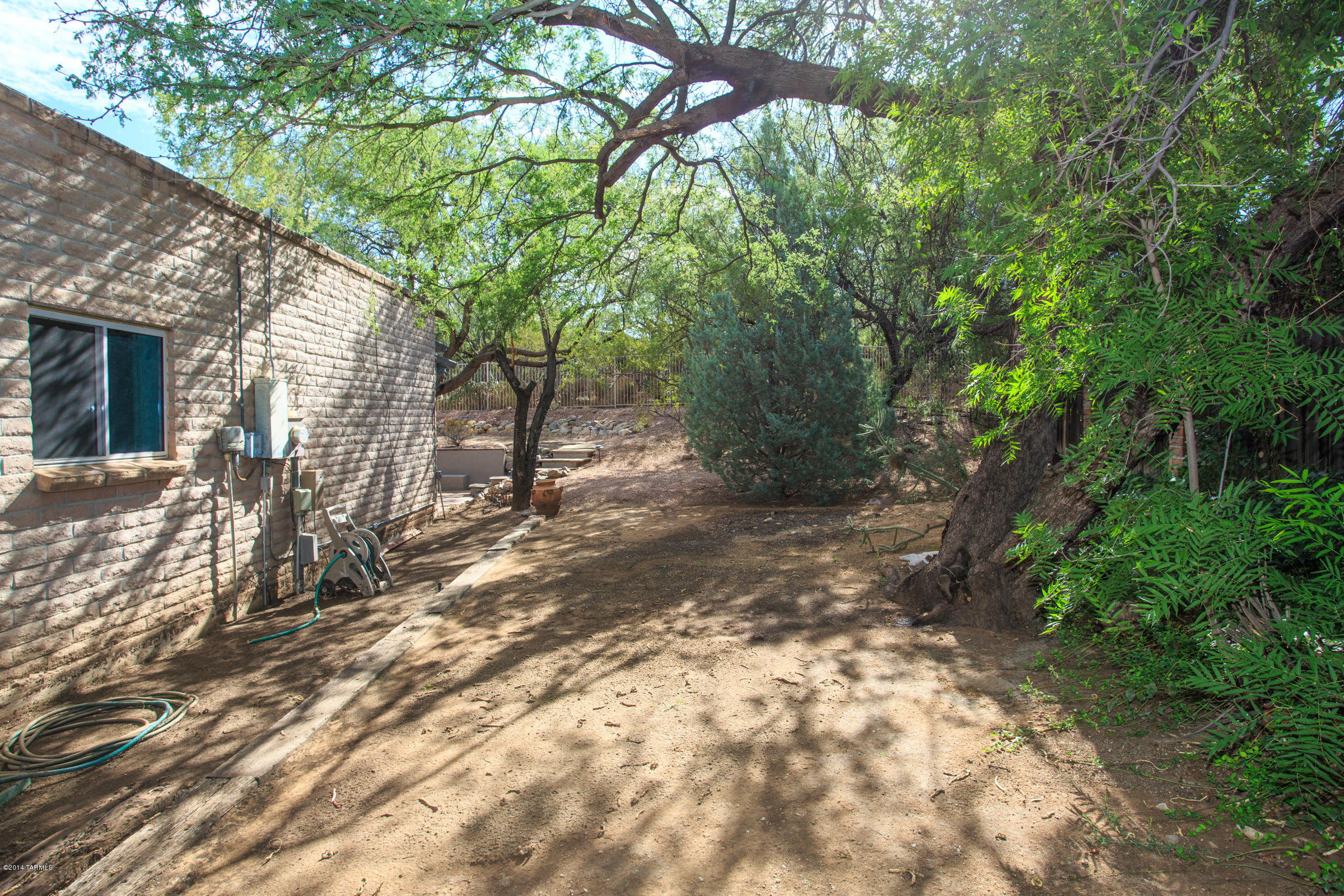 2492 N Shade Tree Lane