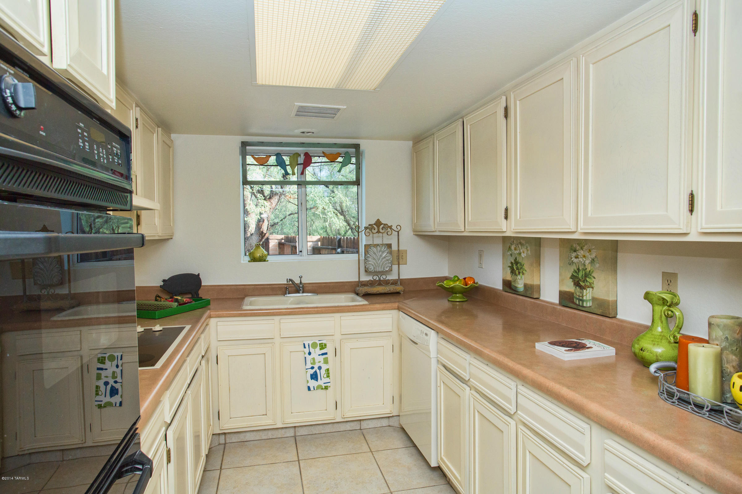 2492 N Shade Tree Lane