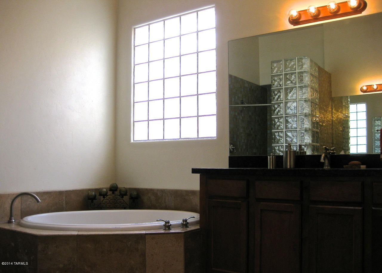 4722 N Placita Ventana Del Rio