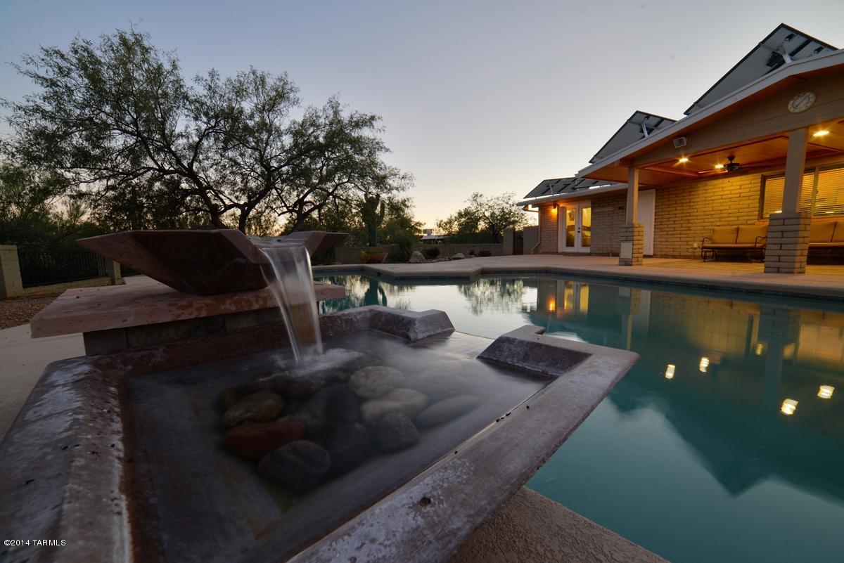 4930 N Calle Primula