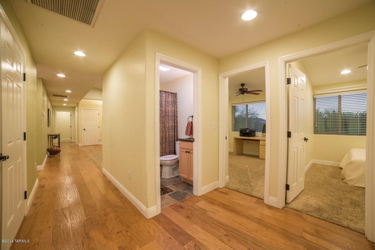 4930 N Calle Primula