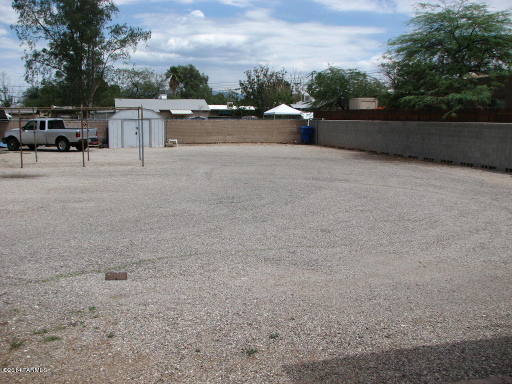 4416-4422 E Lee Street