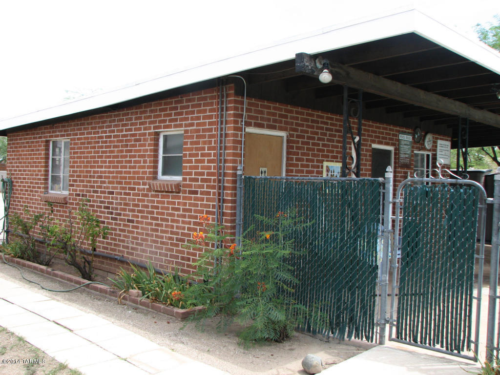 4416-4422 E Lee Street