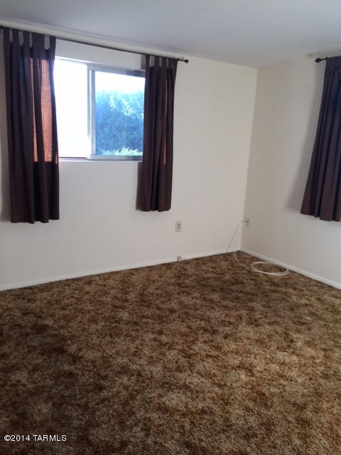 4416-4422 E Lee Street