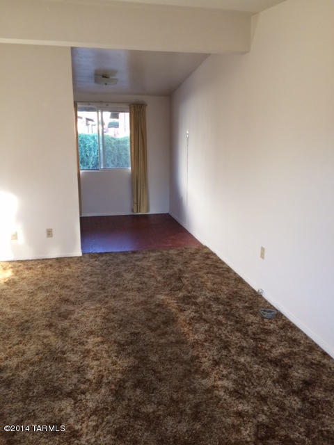 4416-4422 E Lee Street