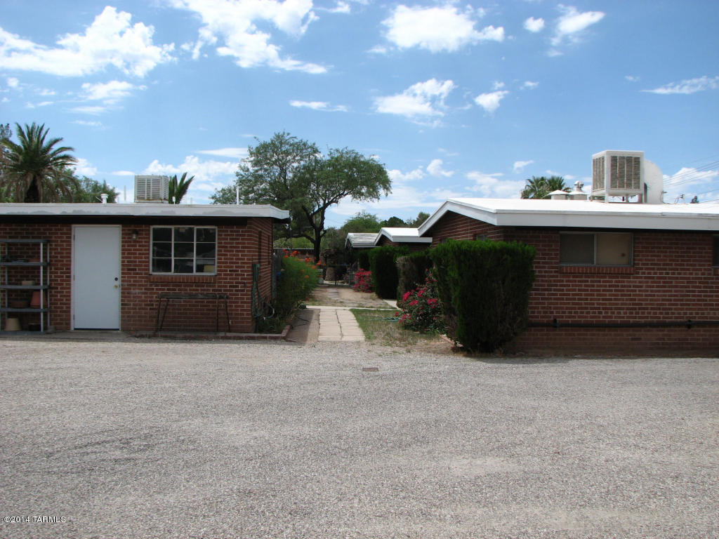 4416-4422 E Lee Street