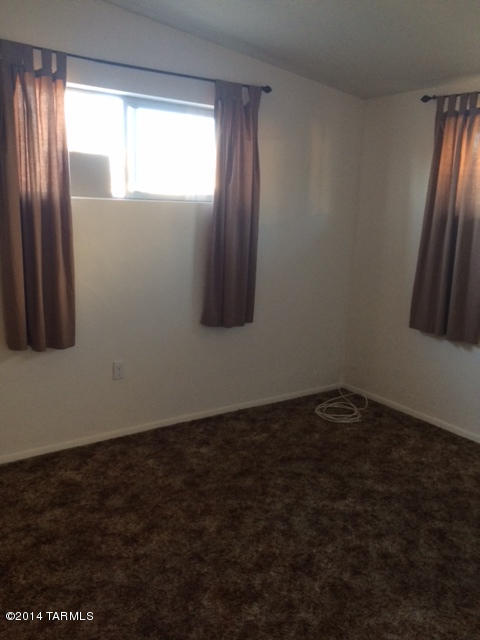 4416-4422 E Lee Street