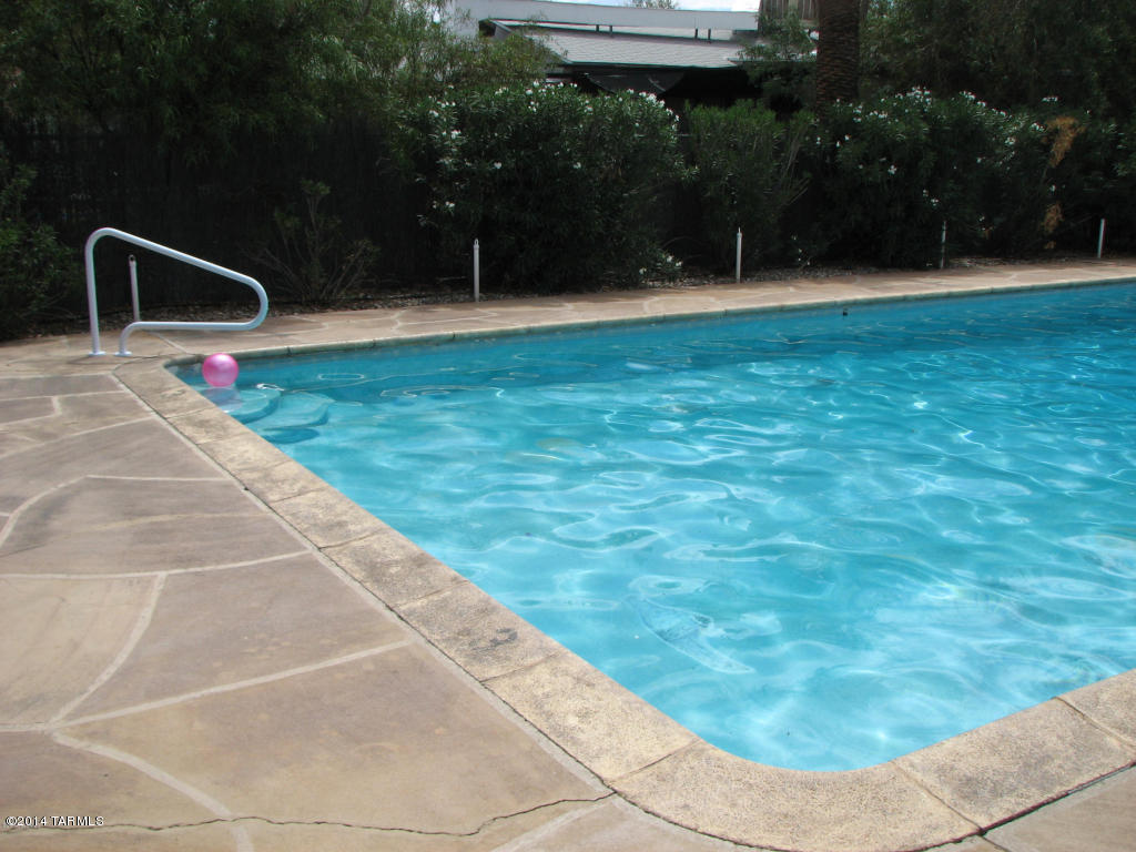 4408-4414 E Lee Street