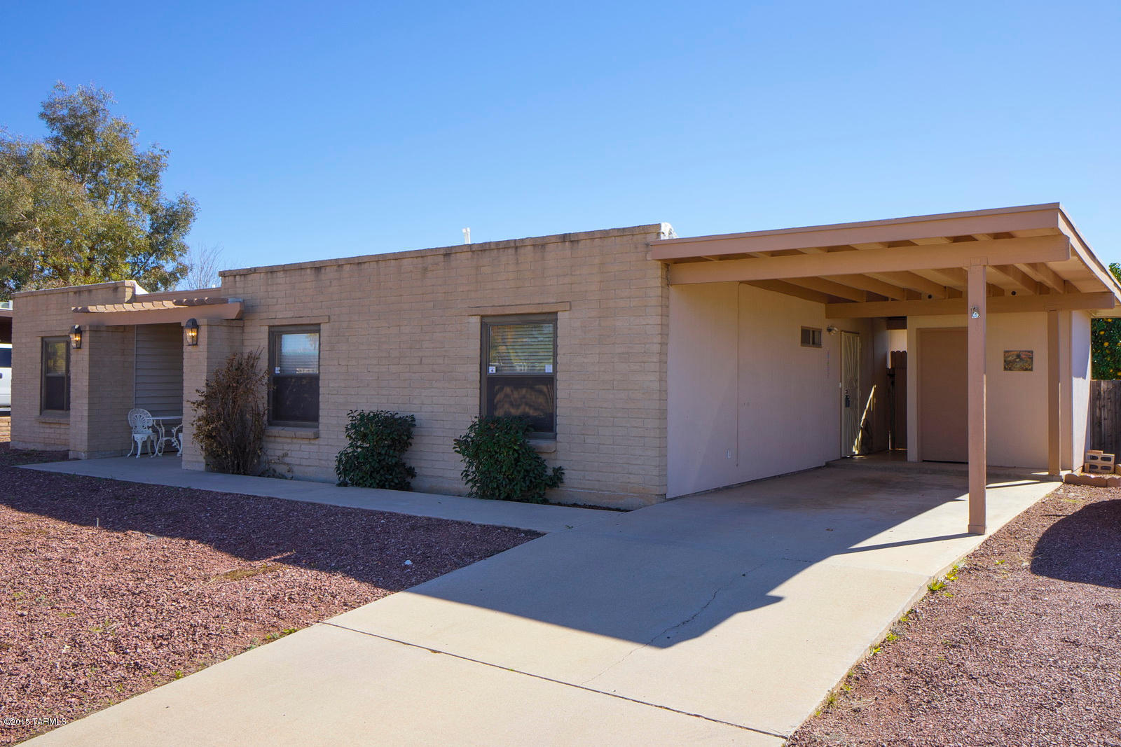 7322 E Victoria Drive