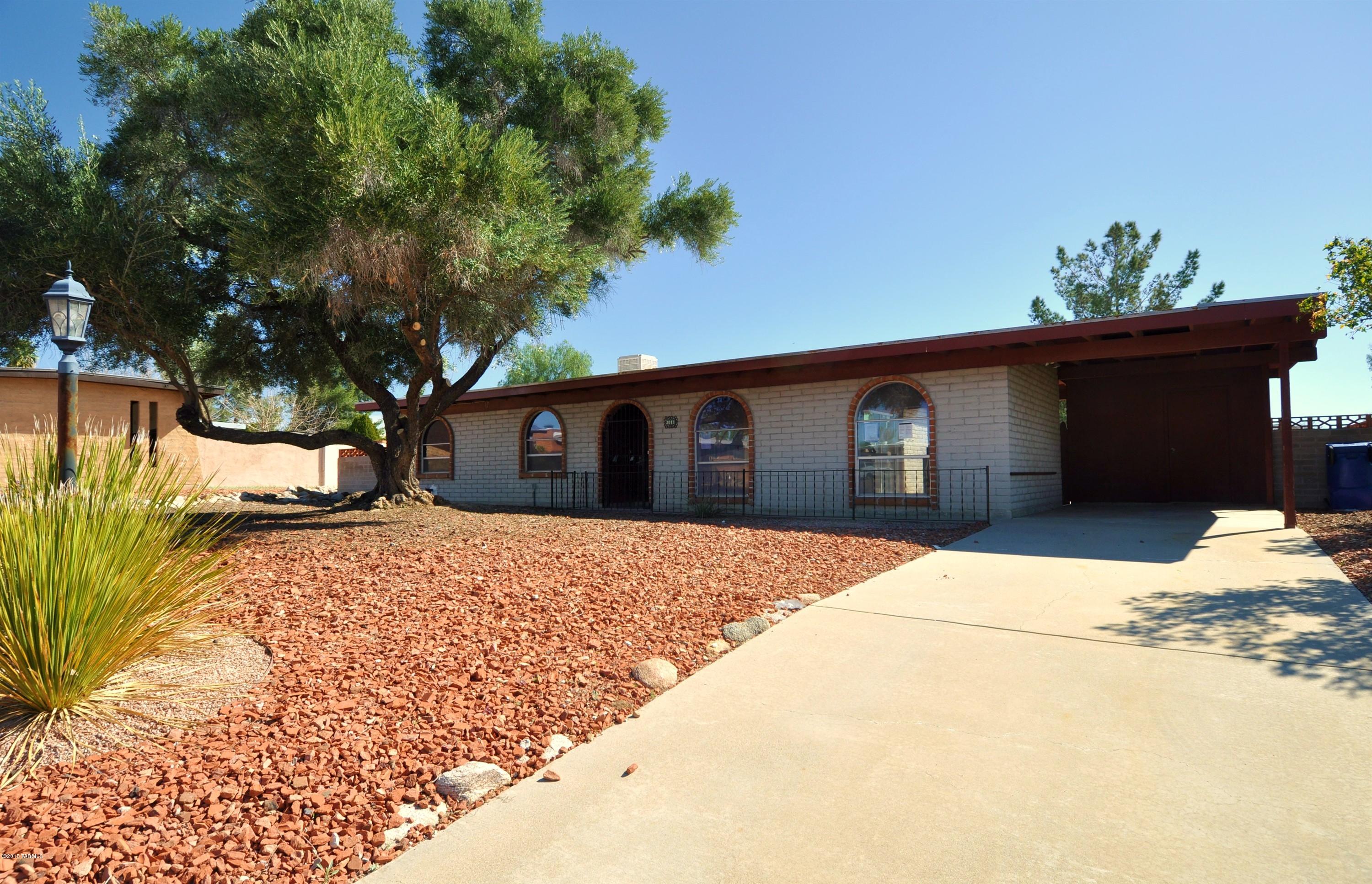 2011 S Faye Place