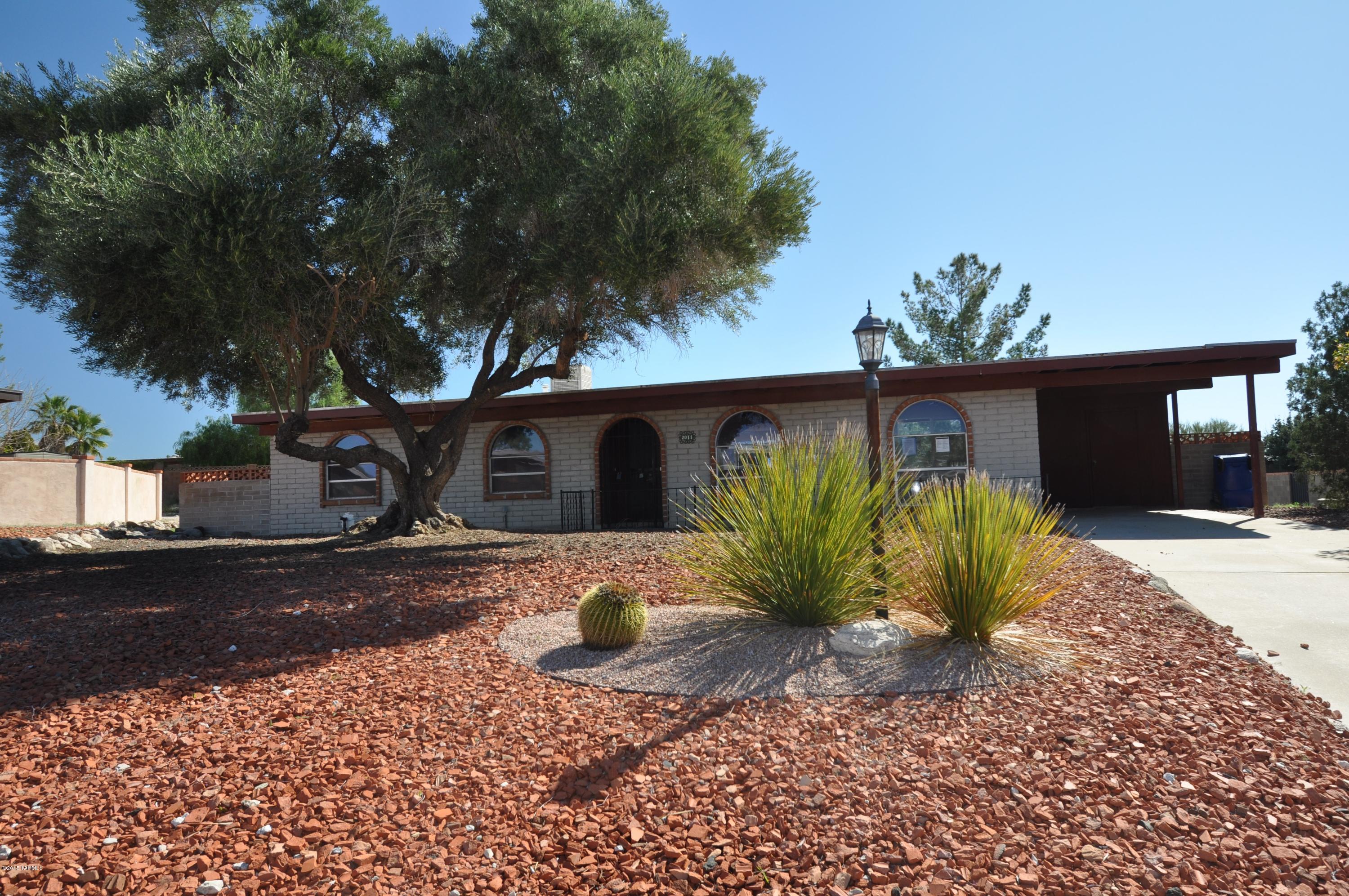 2011 S Faye Place