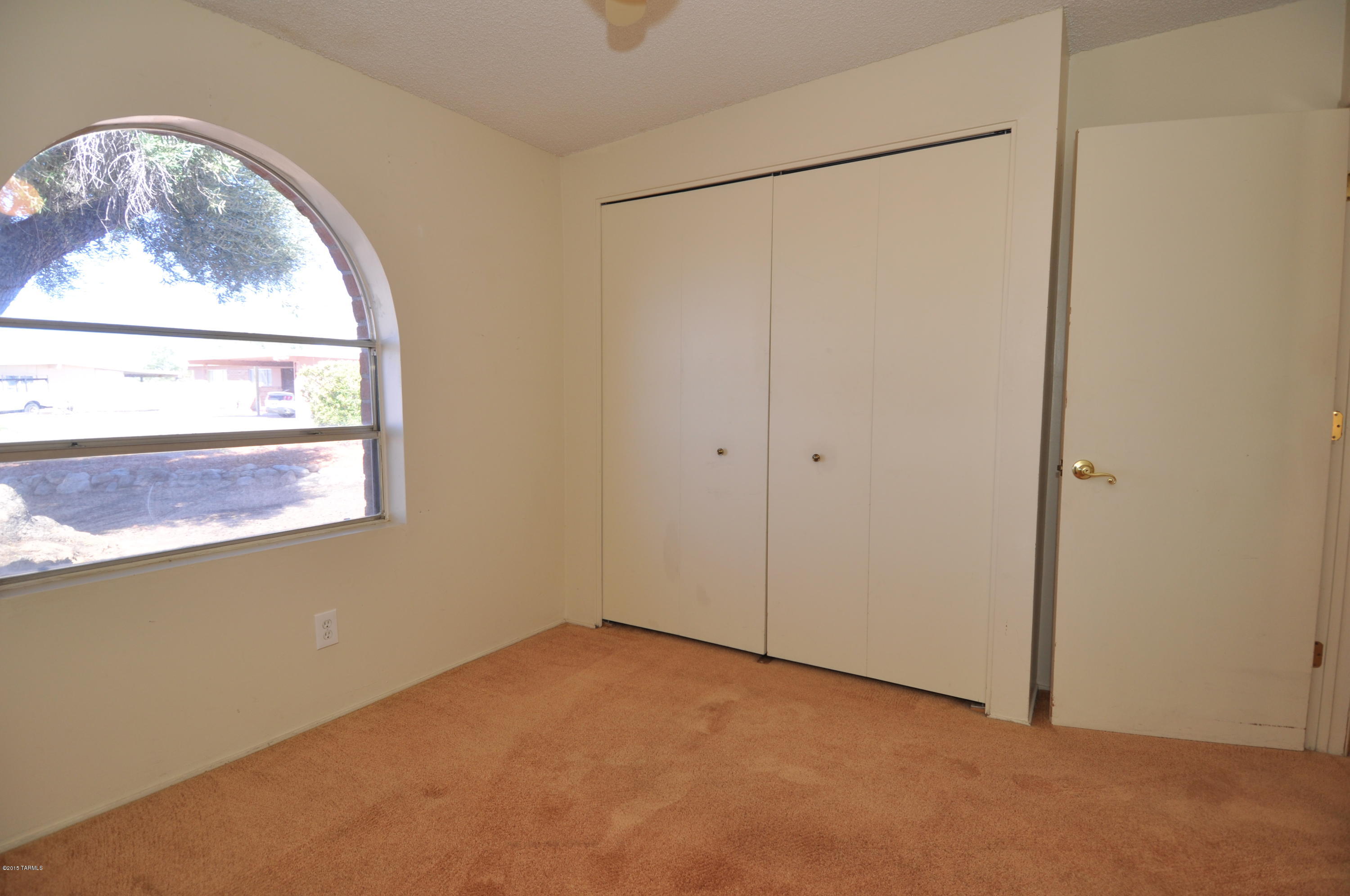 2011 S Faye Place