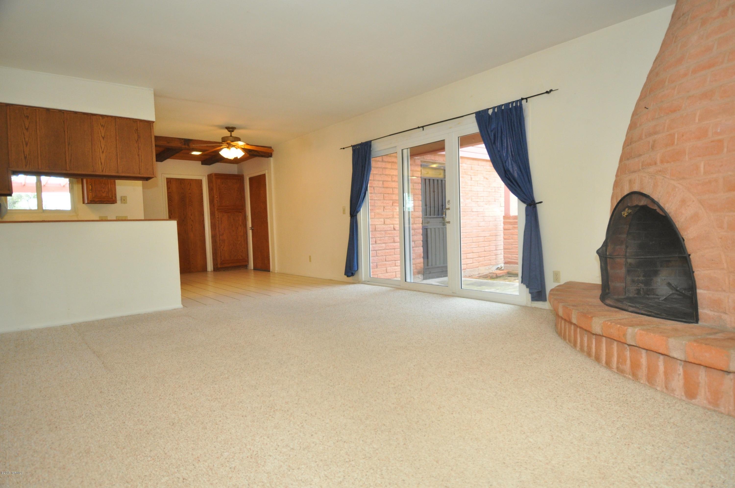 3326 N Camino Los Brazos