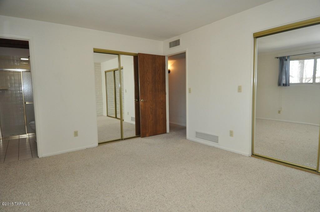 3326 N Camino Los Brazos