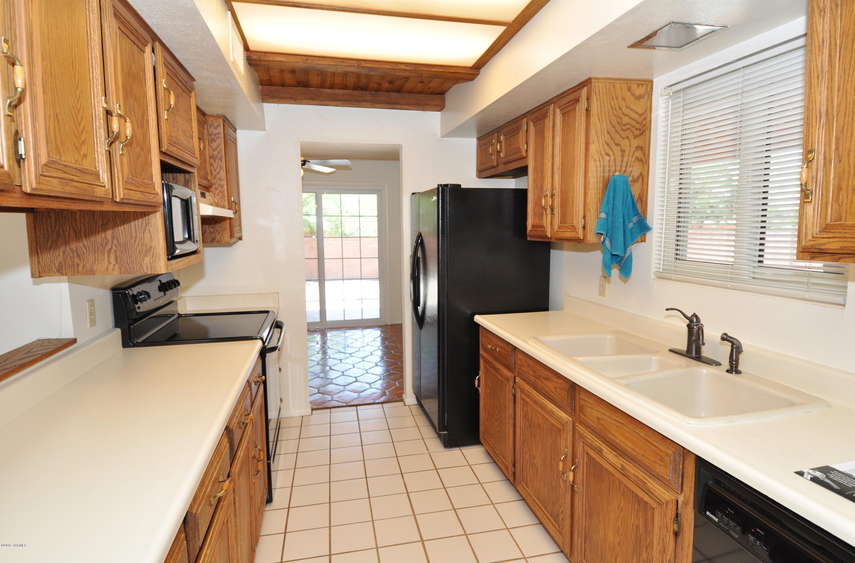 3326 N Camino Los Brazos