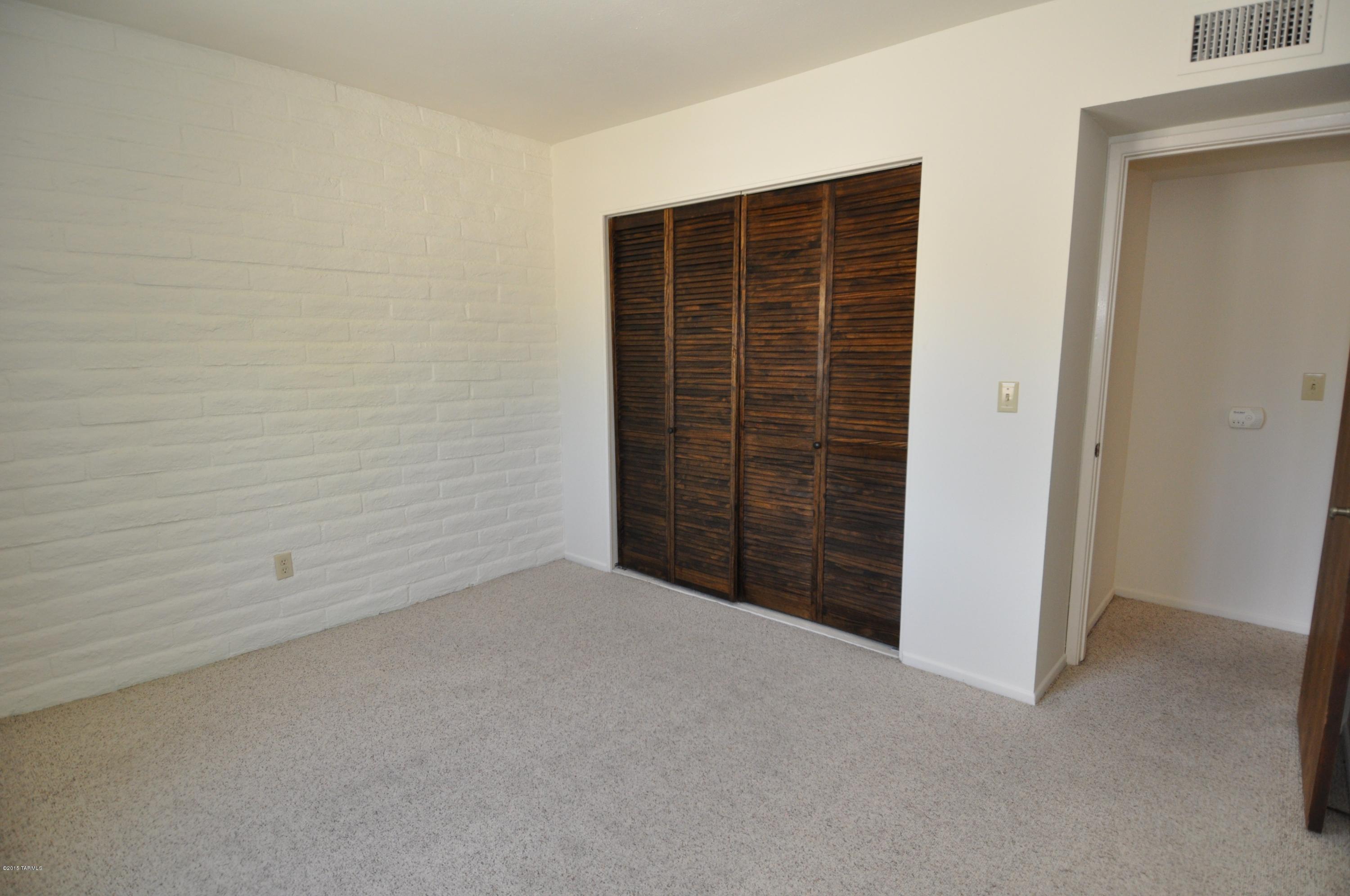 3326 N Camino Los Brazos