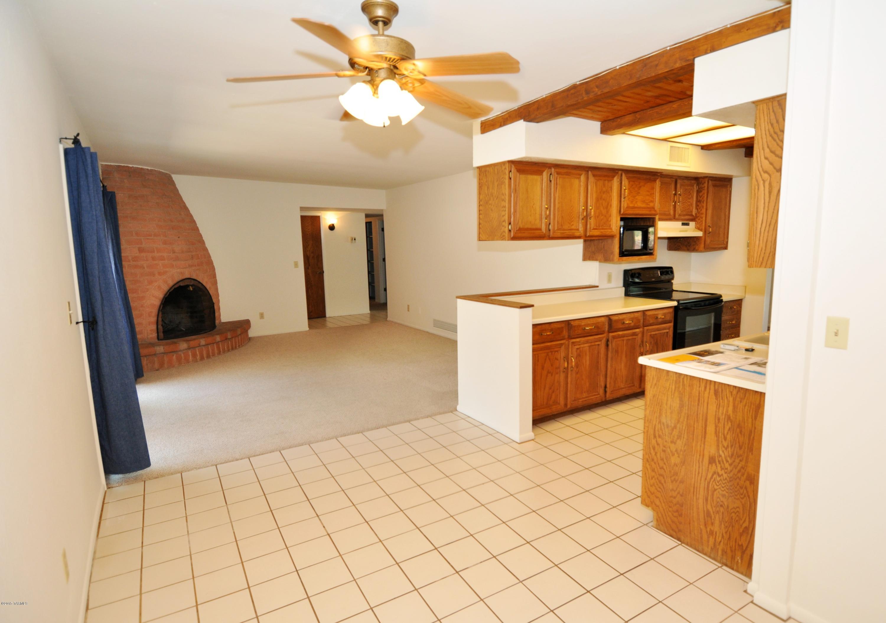 3326 N Camino Los Brazos