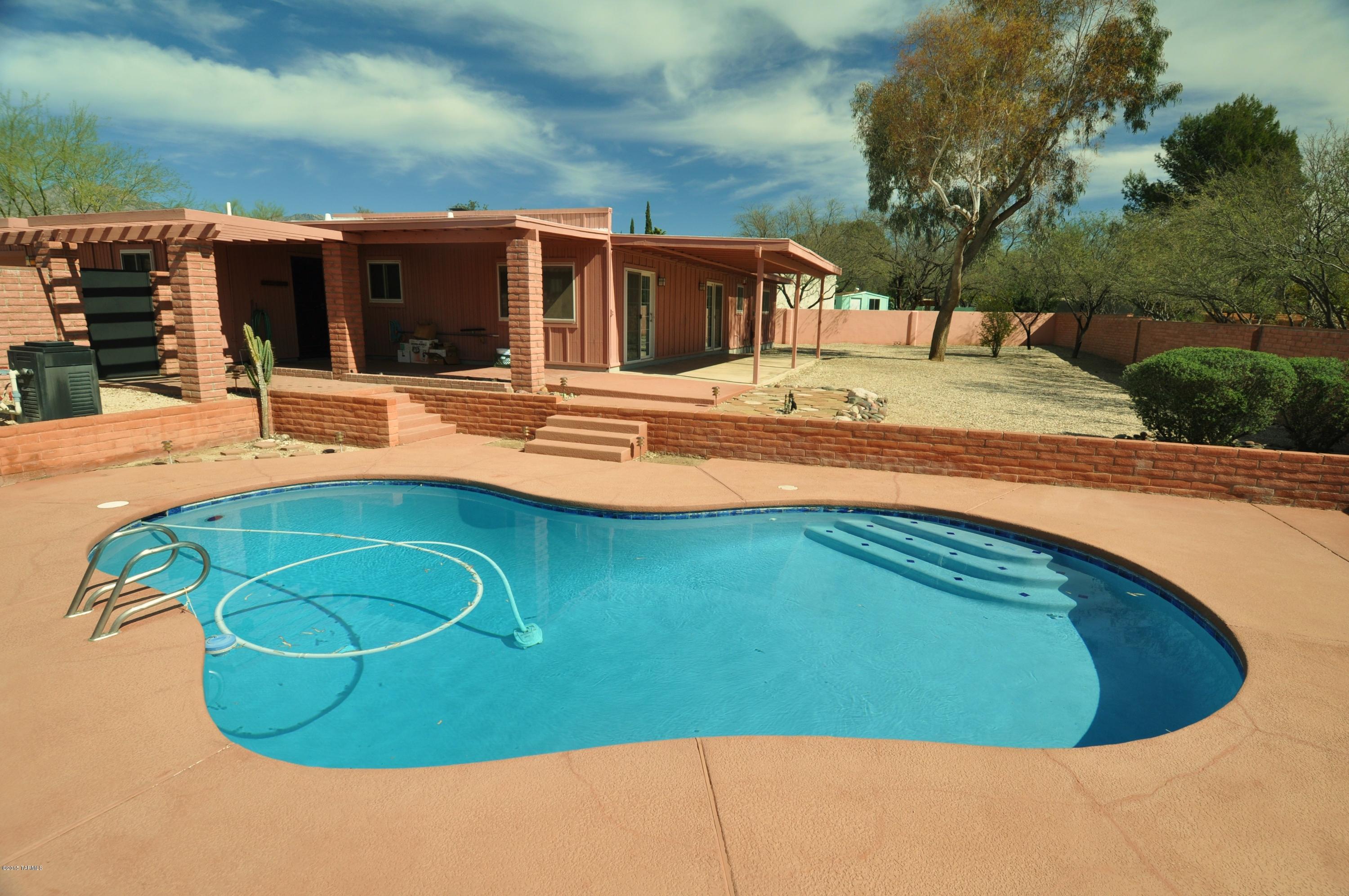 3326 N Camino Los Brazos