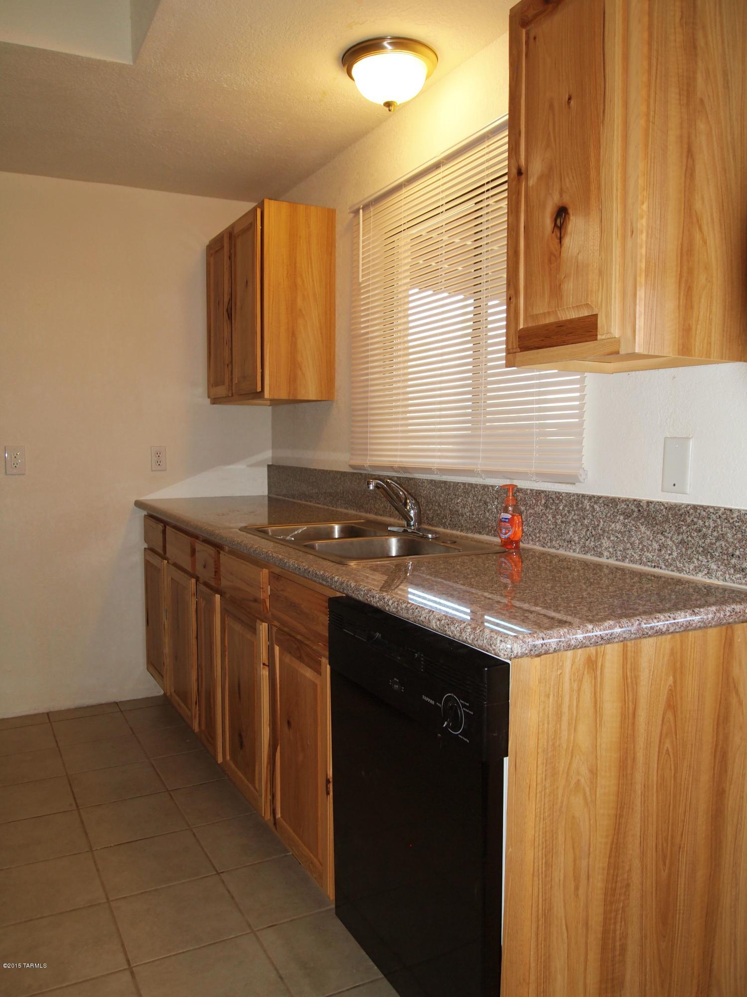 1485 N Calle Valencia