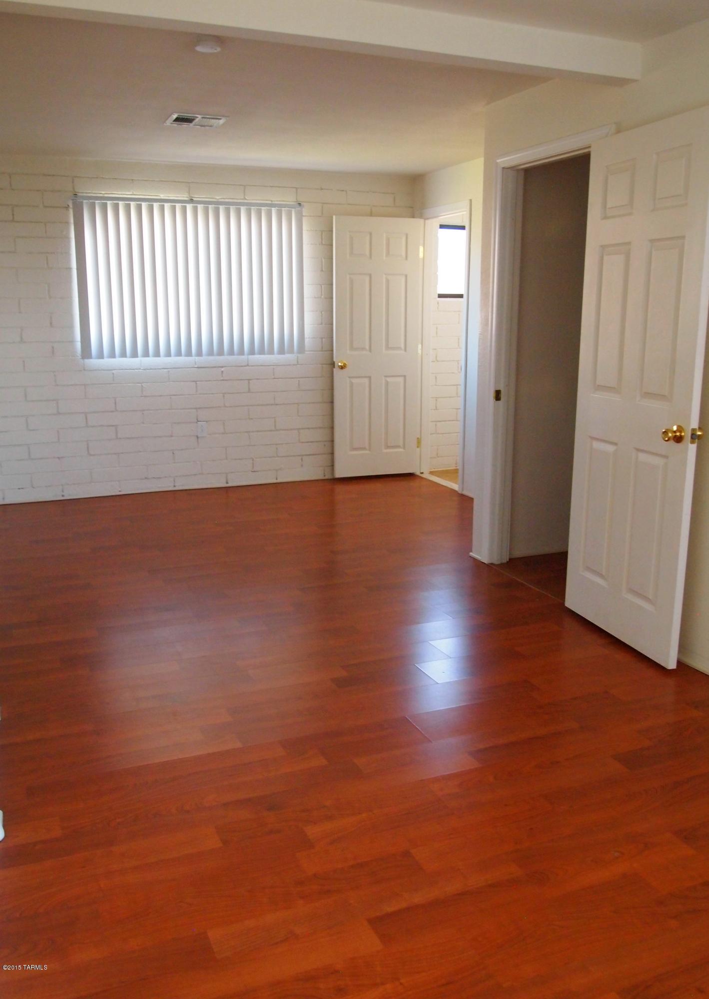 1485 N Calle Valencia