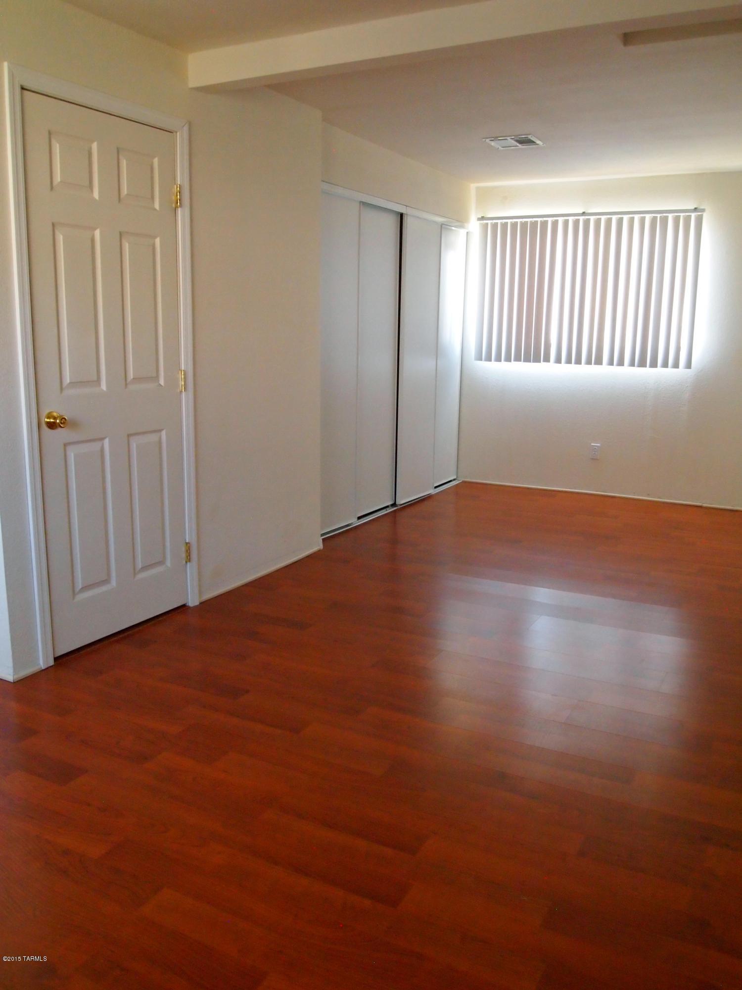 1485 N Calle Valencia