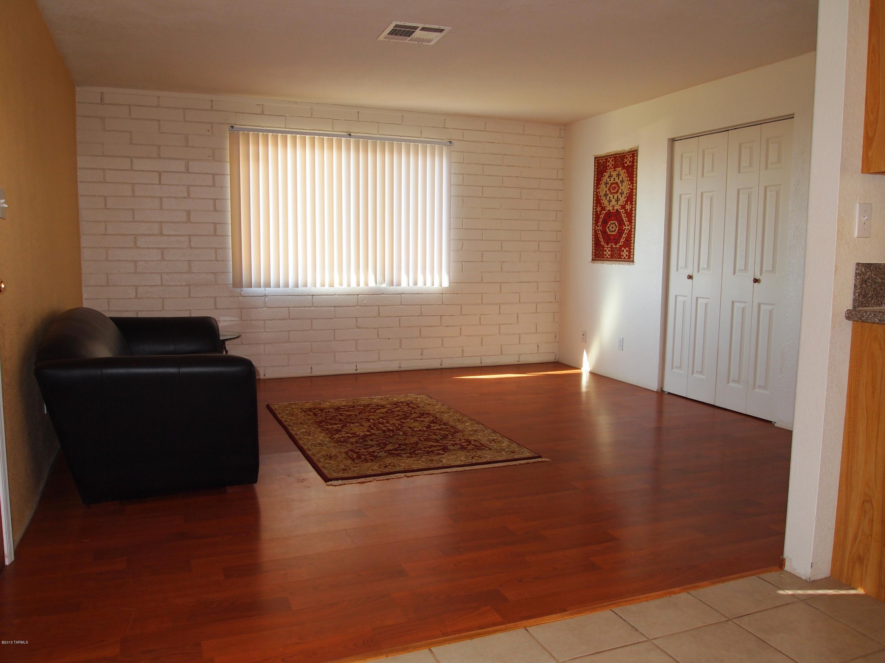 1485 N Calle Valencia