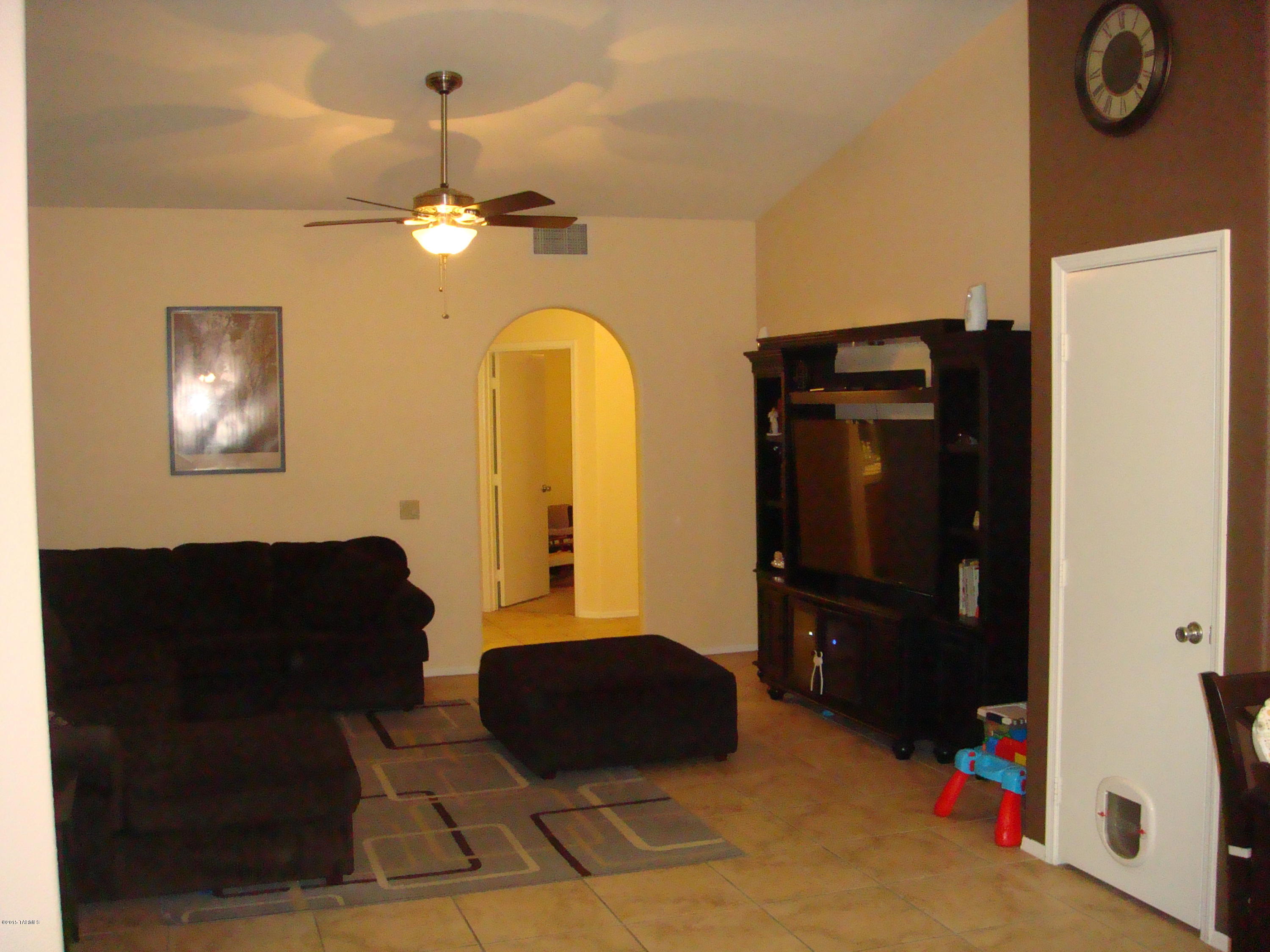 2983 W Laquila Aerie
