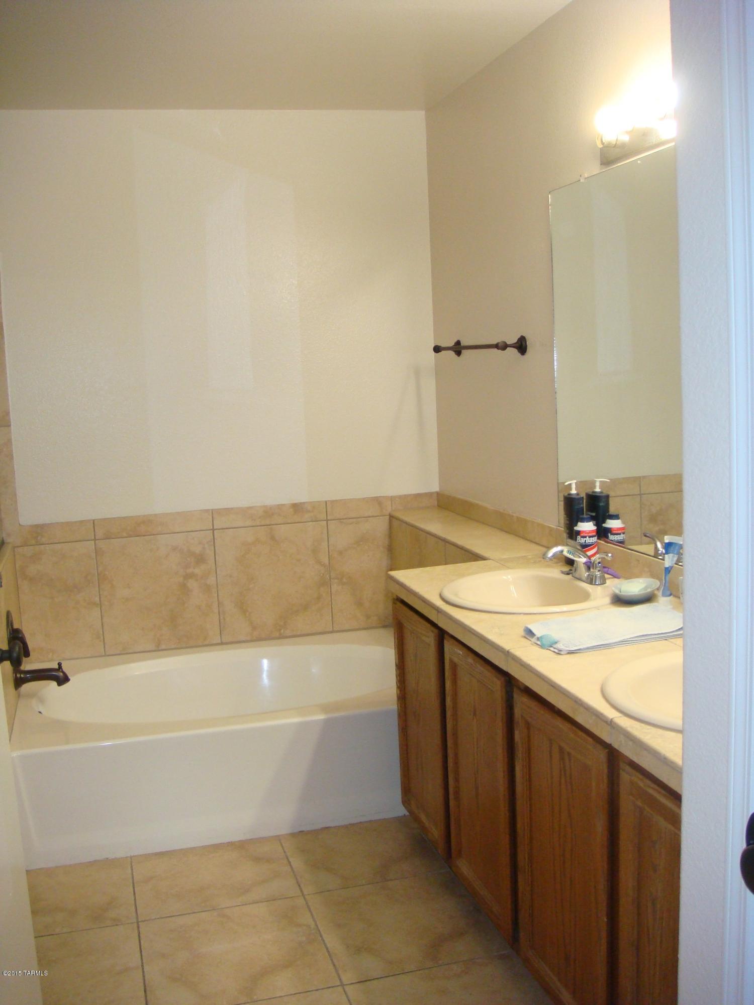 2983 W Laquila Aerie